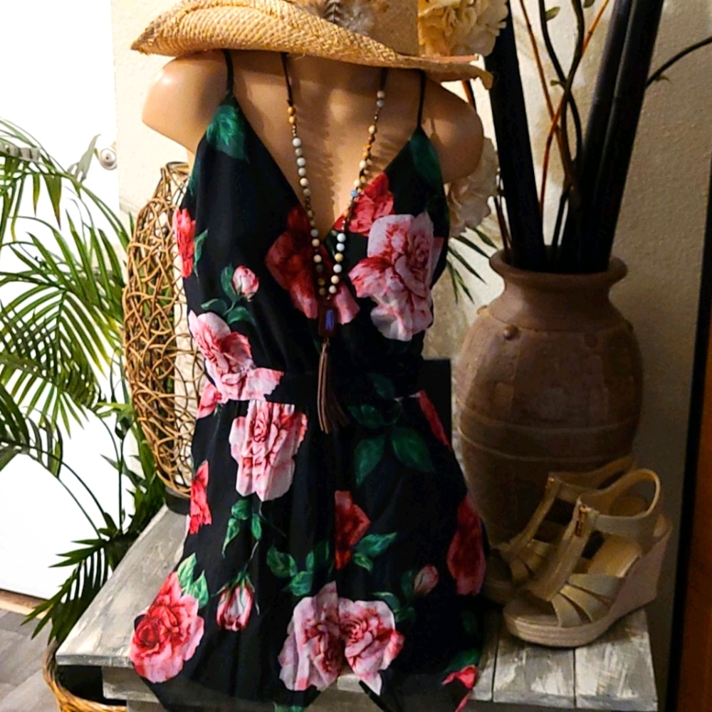 CHARLOTTE RUSSE SUMMER MED MULTI ROMPER - Picture 1 of 16